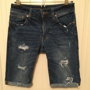 Men’s American Eagle destructed denim shorts